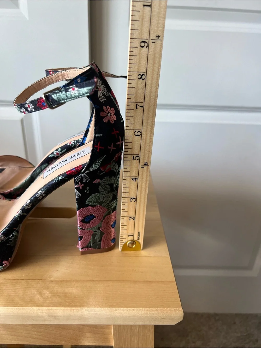 New Steve Madden Floral Embroidered Platform Heel